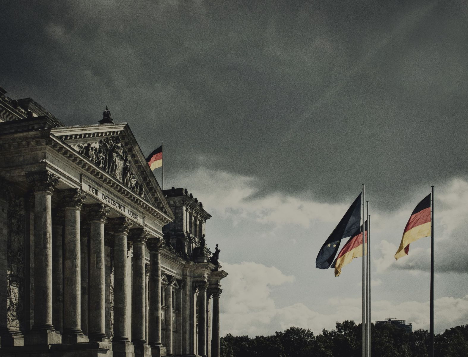 German economy stagnates while the EUR continues its fall